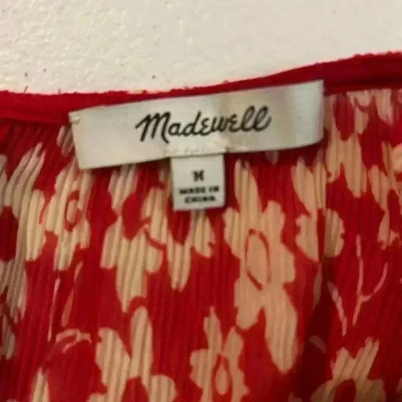 Madewell Crinkle Button Back Tie Tee in Full Bloom. Size Medium. Preowned. - Picture 5 of 8